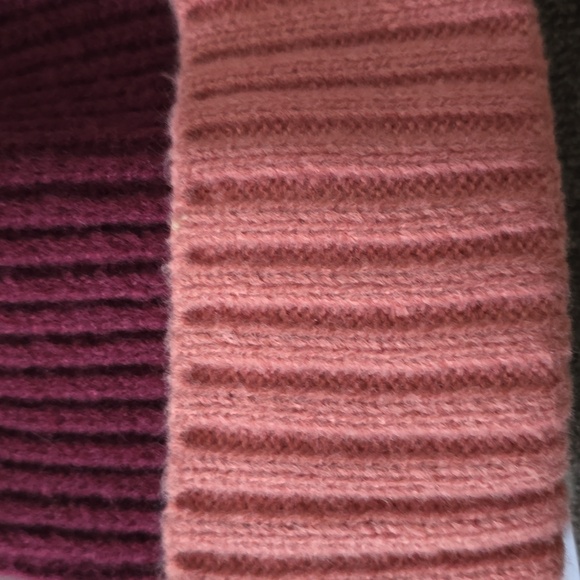 MIXIT BRAND WOMEN'S BURGUNDY & MAUVE STOCKING CAP HAT SIZE ONE SIZE FITS MOST - Picture 4 of 5